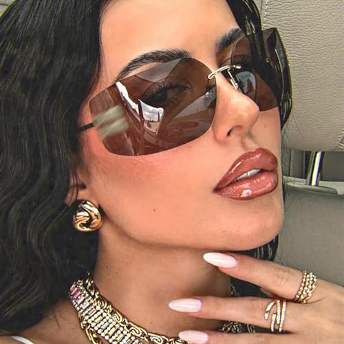 Women's oversized sunglasses in brown, stylish for summer outings