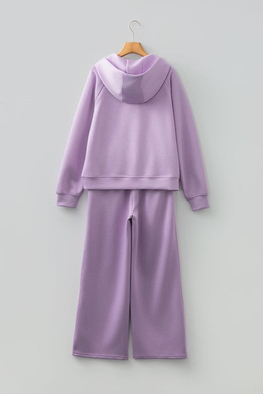 Women's lavender pants and bra set, soft material, ideal for workouts