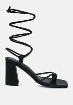 Piri Toe Ring Tie Up Block Sandals