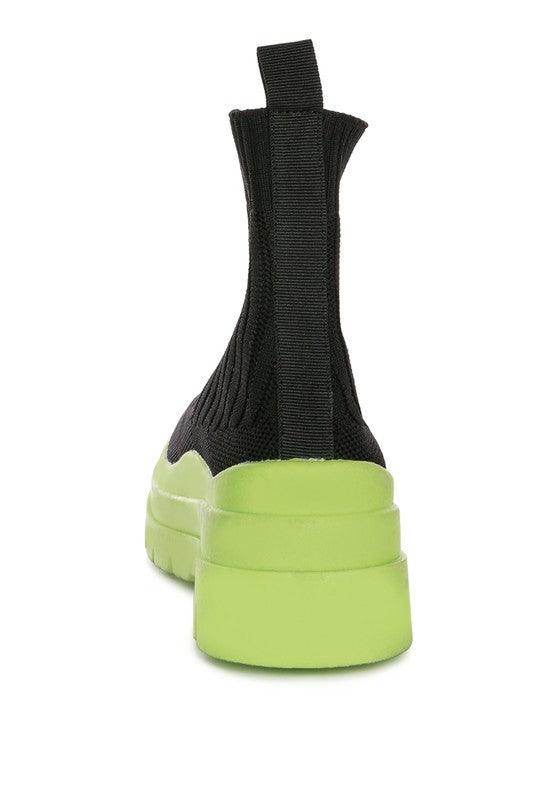 Women's black boots with platform, stylish and comfortable for everyday wear