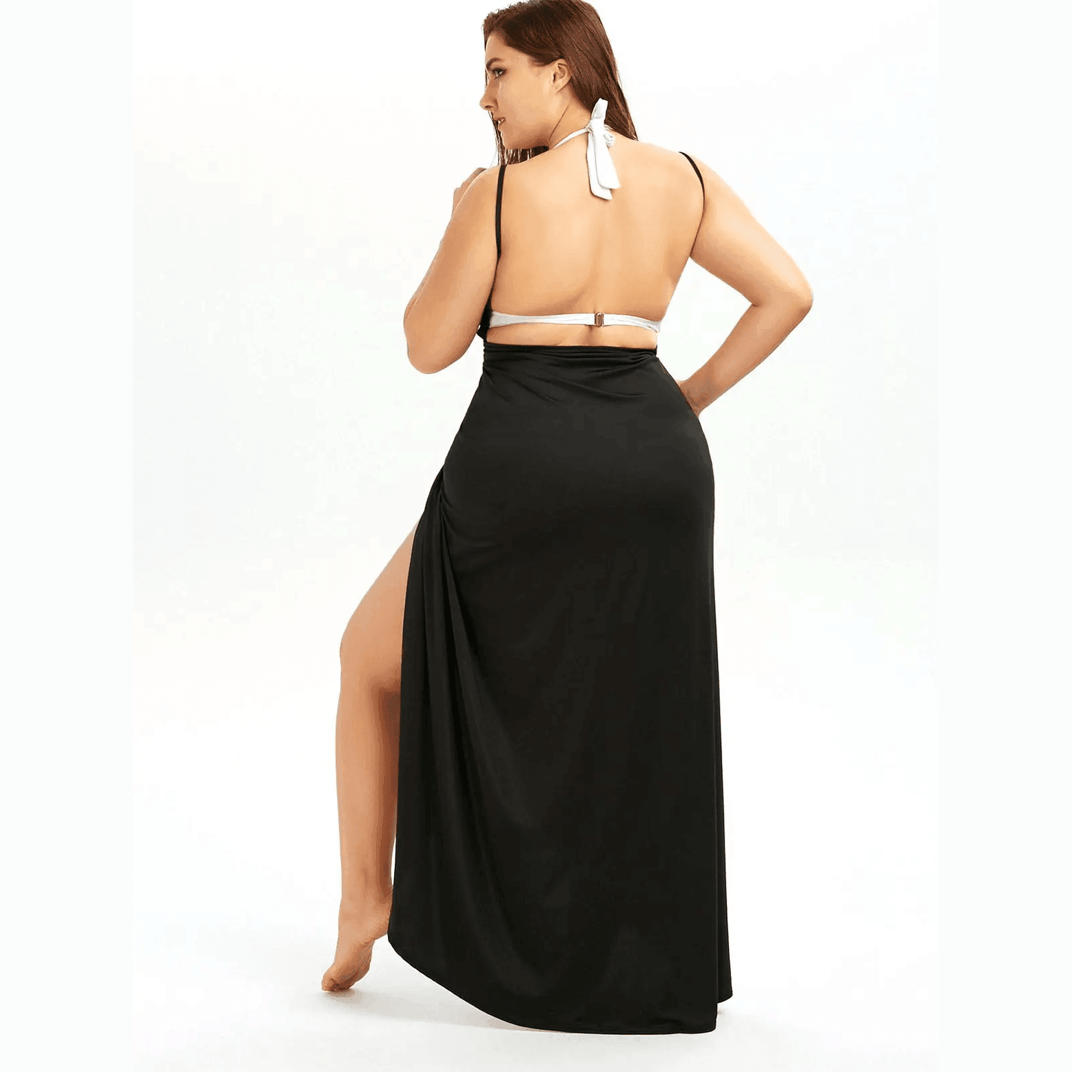 Plus size beach sarong in black with high slit, perfect for stylish summer beachwear.