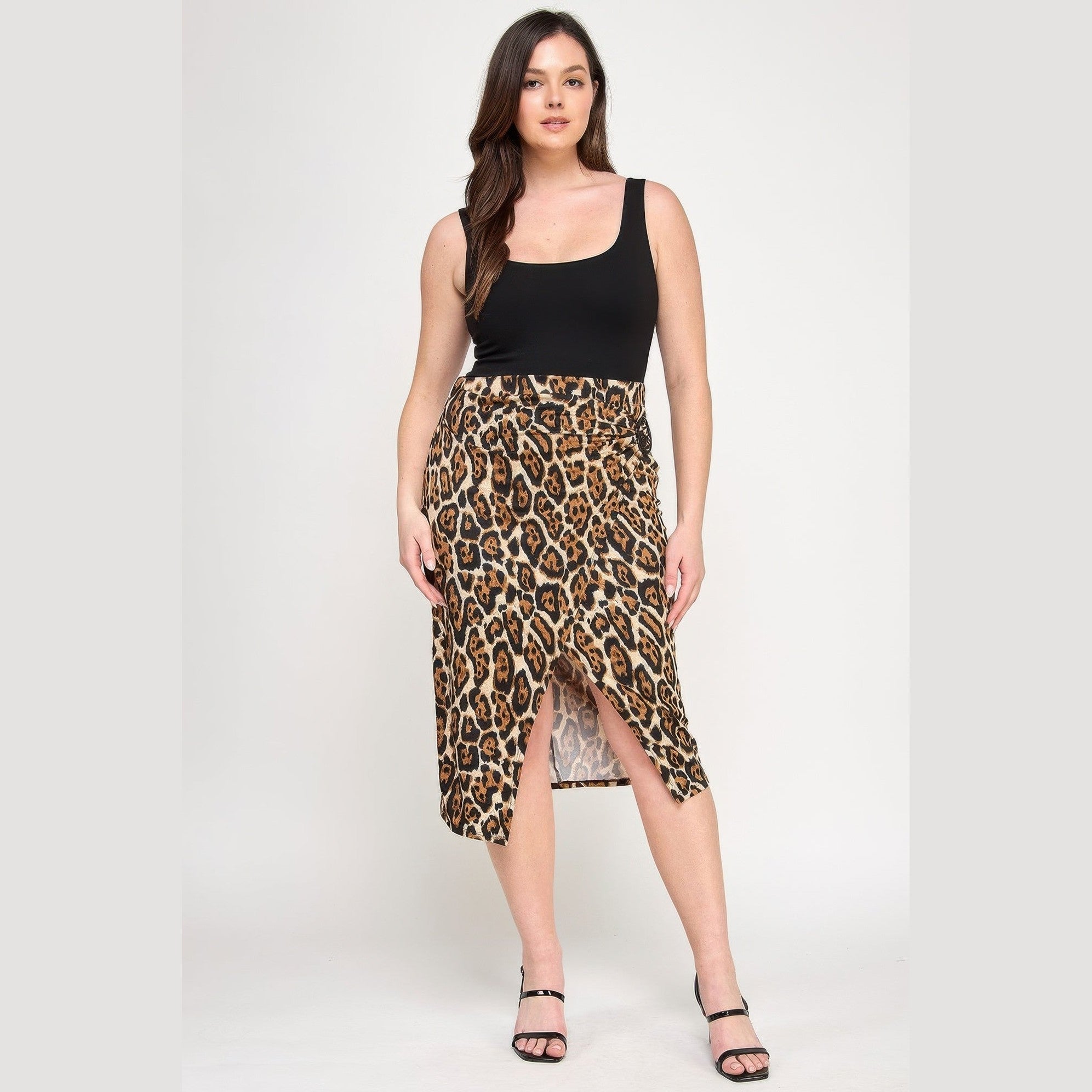 Plus size leopard print skirt with a stylish slit, perfect for trendy summer outfits