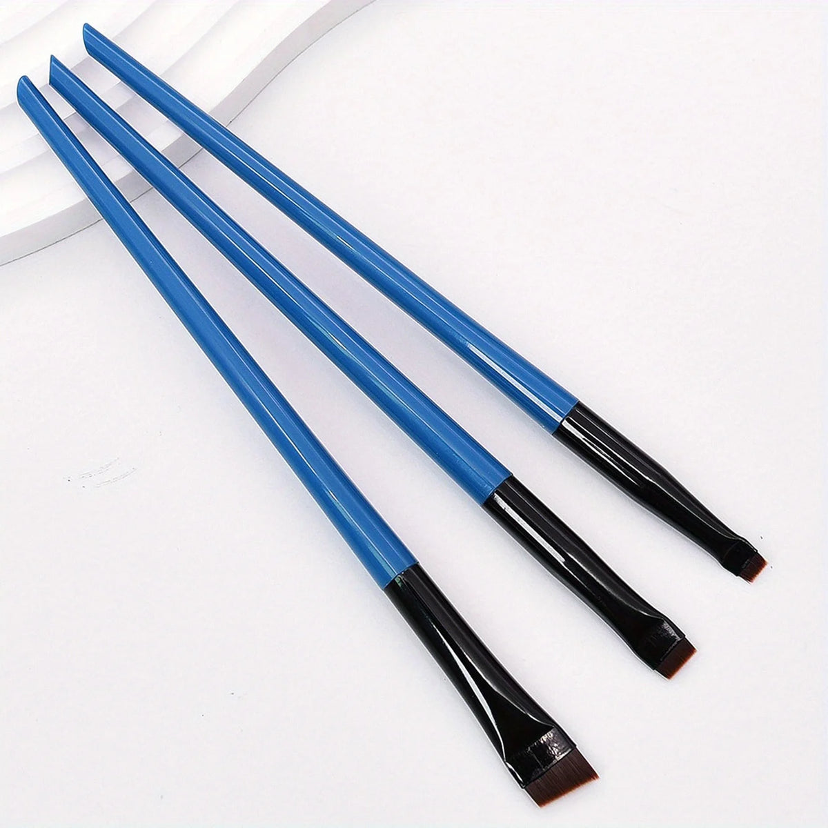3-piece precision eyeliner and eyebrow brush set (photo 7 of 10)