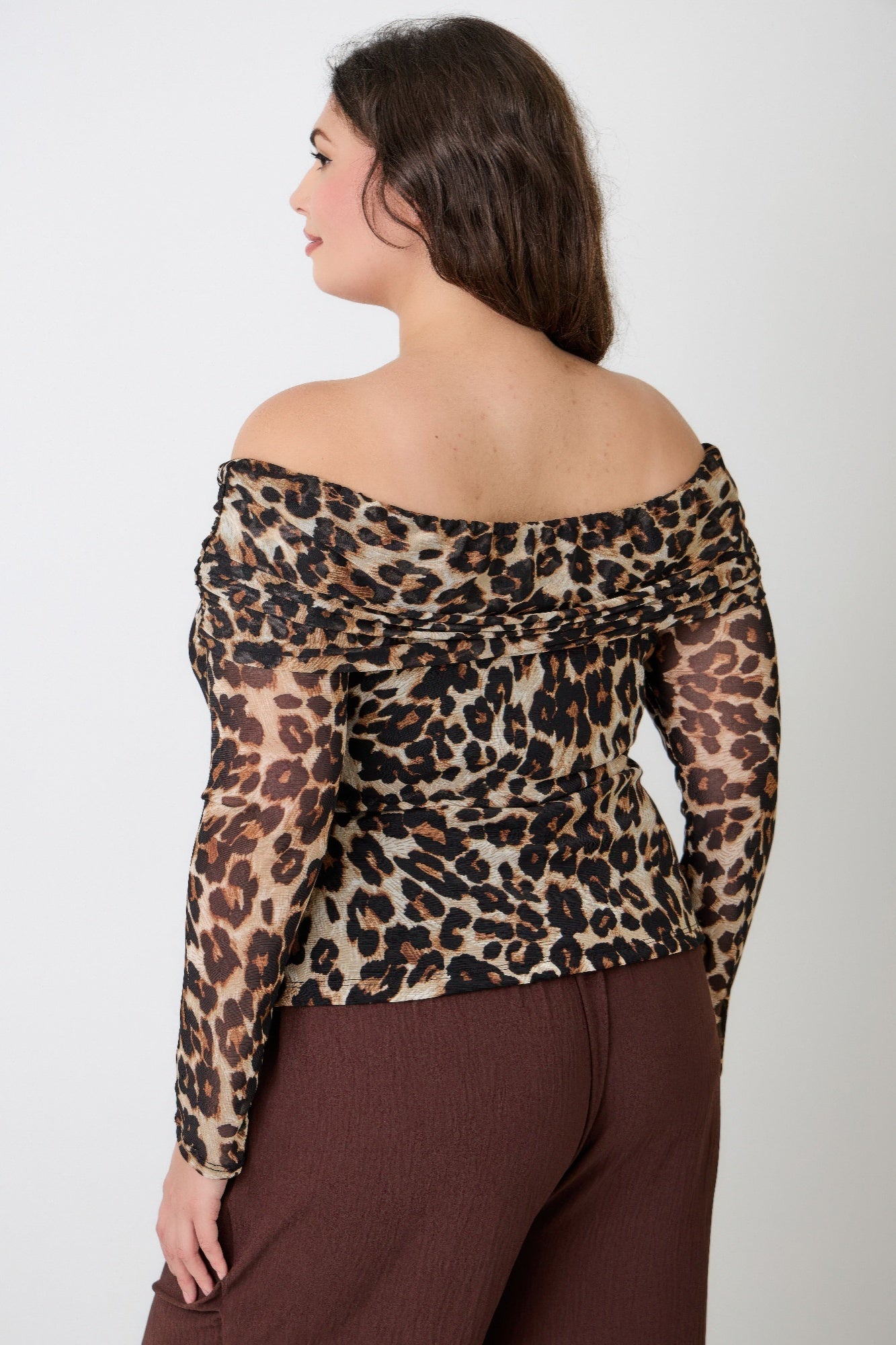 Women's print leopard long-sleeve top, stylish and comfortable for casual wear