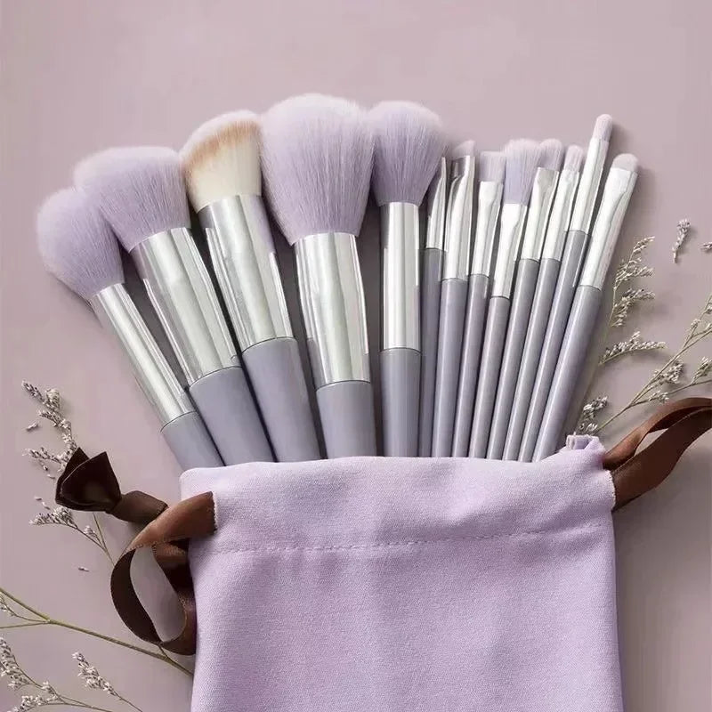 professional makeup brush set for eyeshadow and eyeliner (photo 4 of 9)