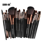 professional makeup brush set for eyeshadow and eyeliner (photo 7 of 9)
