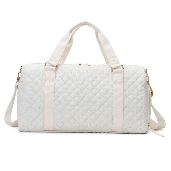 Aili's Corner quilted weekender bag for women in white with sturdy handles and adjustable shoulder strap