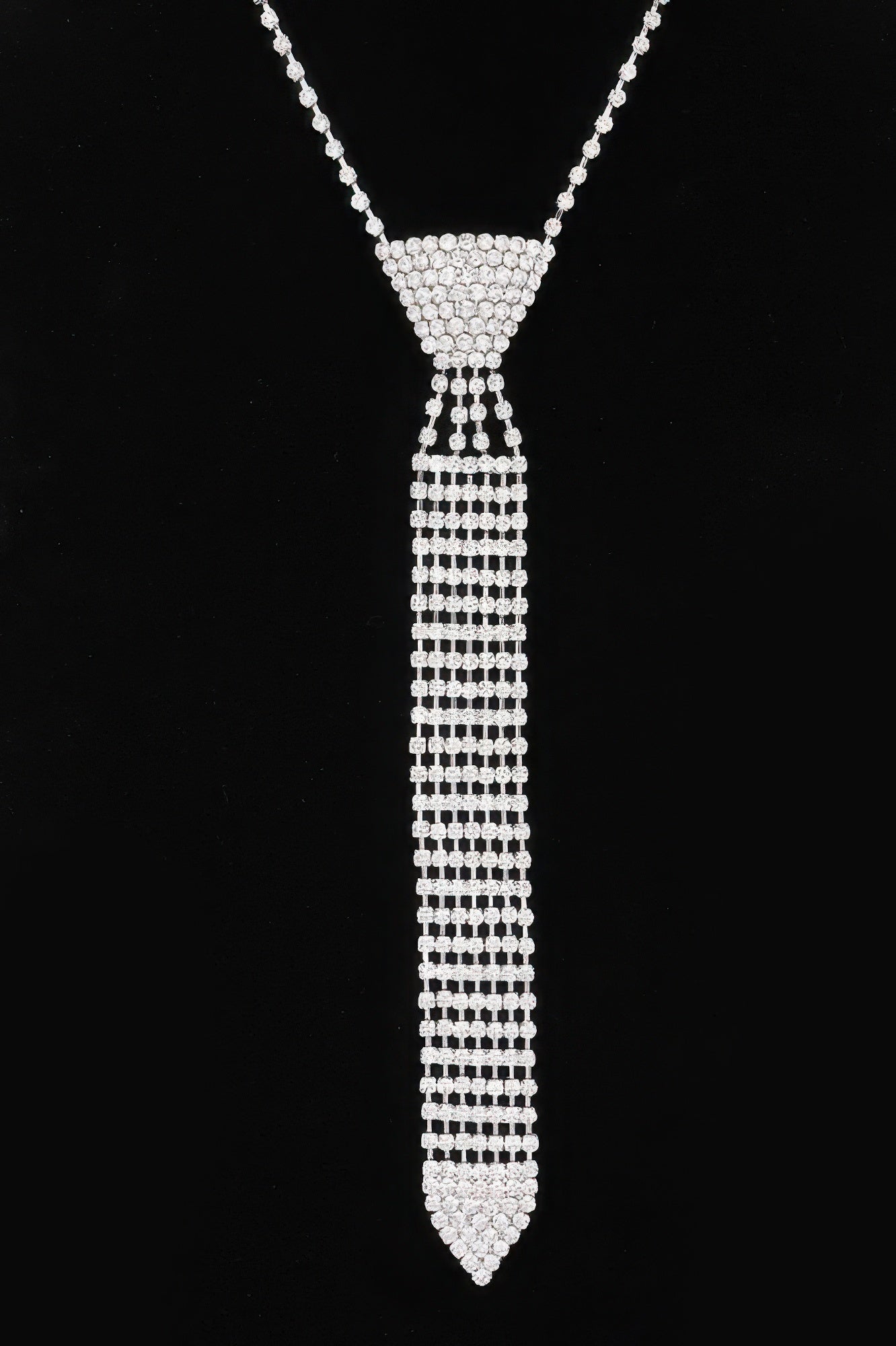 Stunning rhinestone necktie necklace with sparkling crystals for a glamorous look