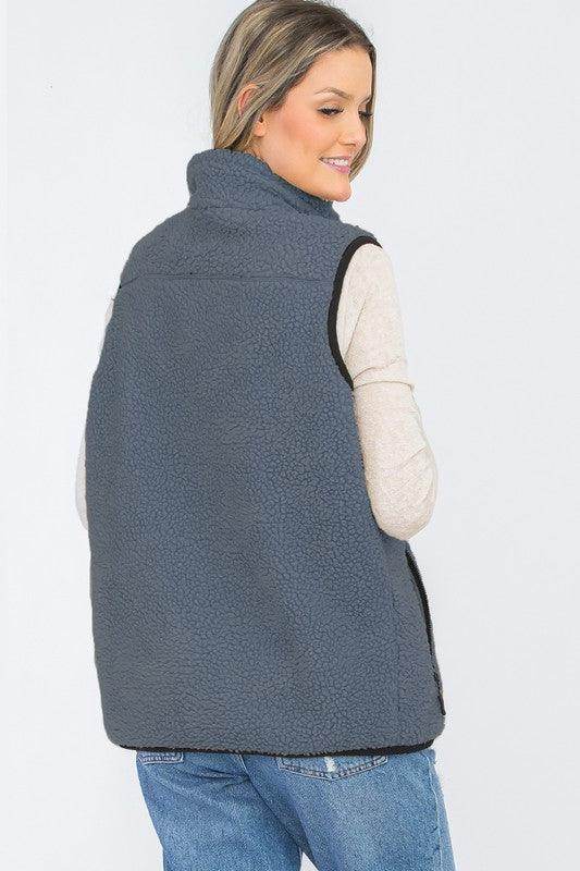 WEIV Women's Sherpa Vest for Travel in Gray with Soft Fabric and Casual Fit for Comfort