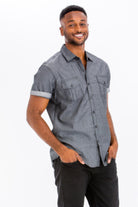 Men's short sleeve vacation shirts in gray with chest pockets for a stylish summer look