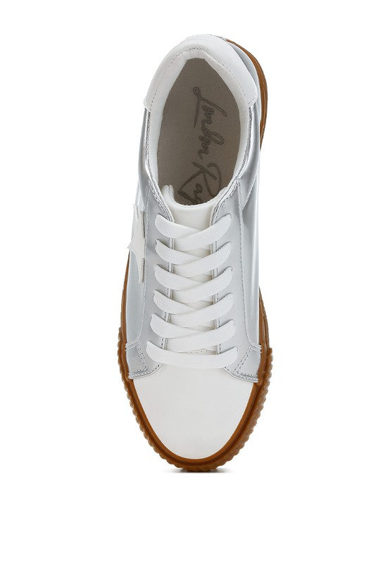 Women's white sneakers, leather, ideal walking shoes for sightseeing tours