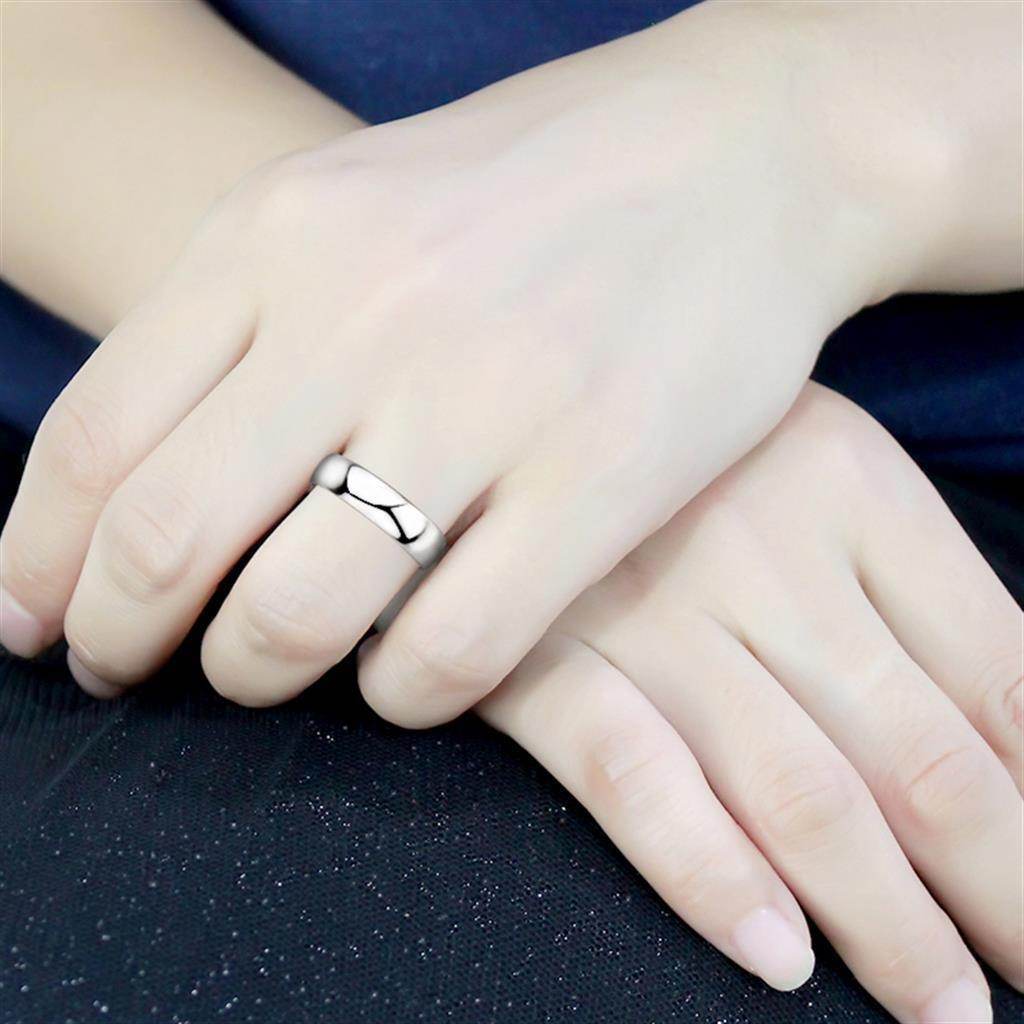 Simple silver ring for ladies worn on a hand with a natural look and comfortable fit