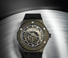 Dapr Skeleton automatic watch for men with a striking design and durable rubber strap