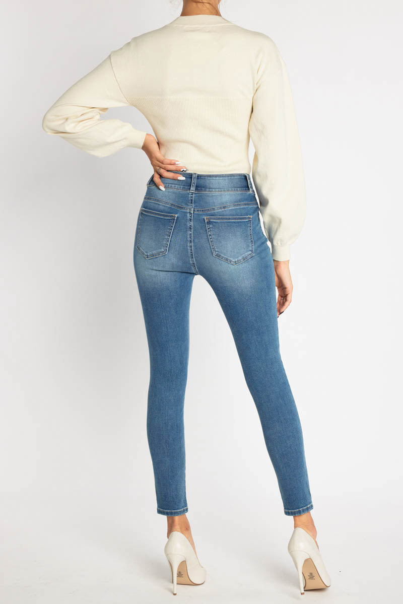 Women's light blue skinny pants jeans, perfect for casual outings