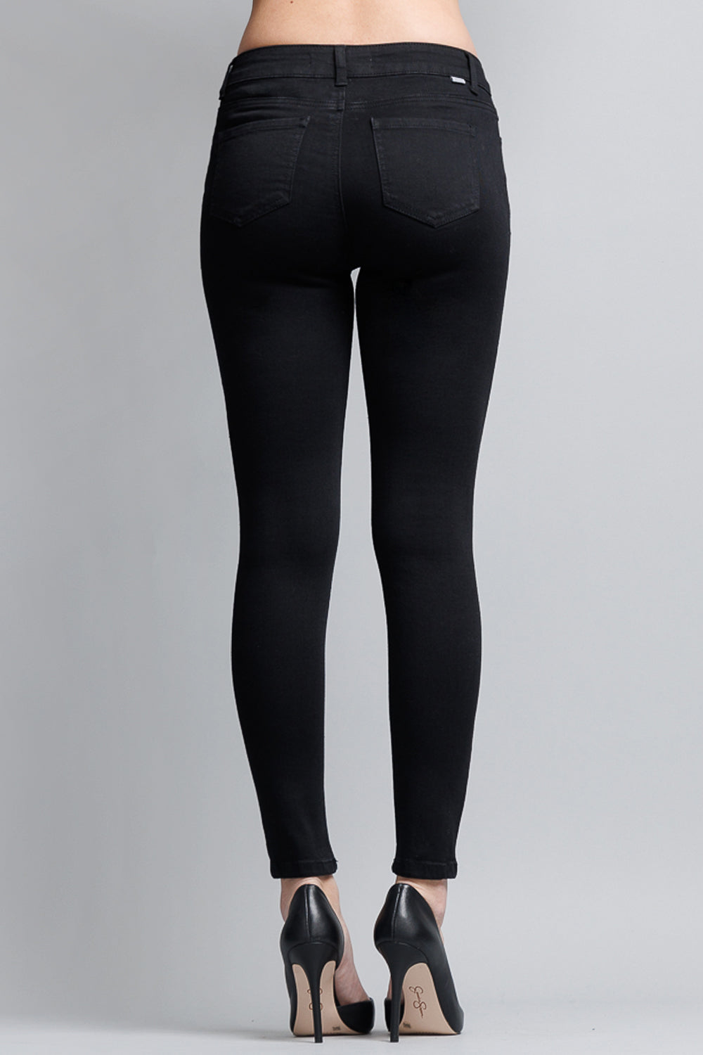 Women's black skinny pants jeans, perfect for casual outings