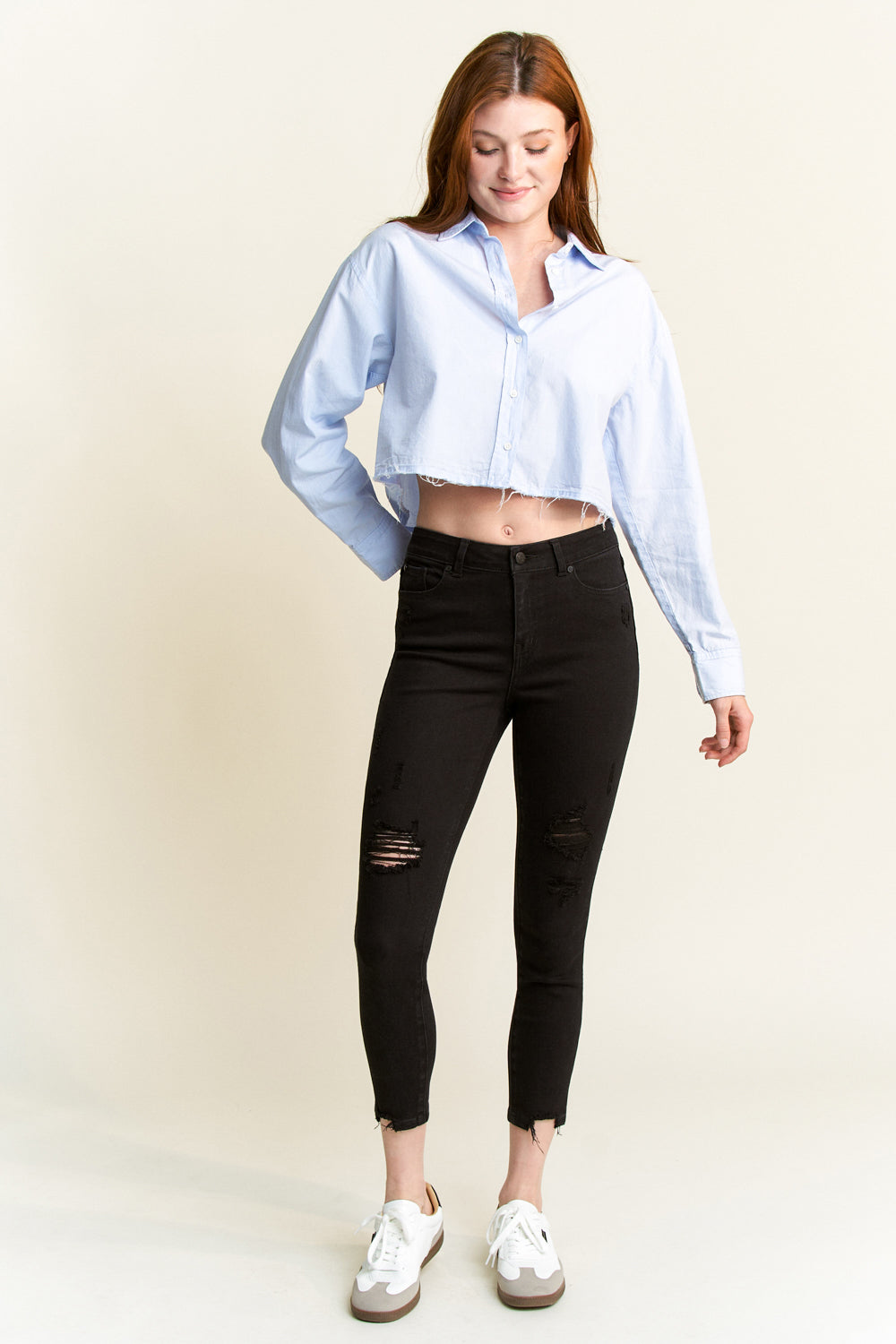 Women's black skinny pants jeans with ripped detail for casual wear