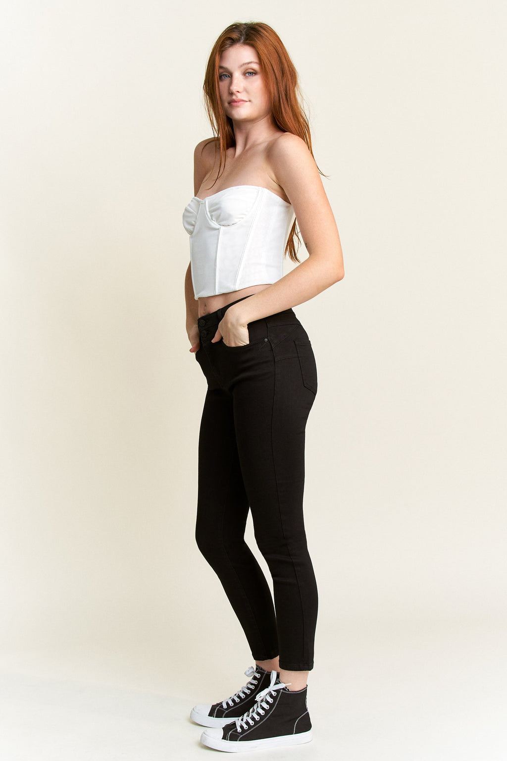 Women's black skinny pants jeans for casual or stylish outfits