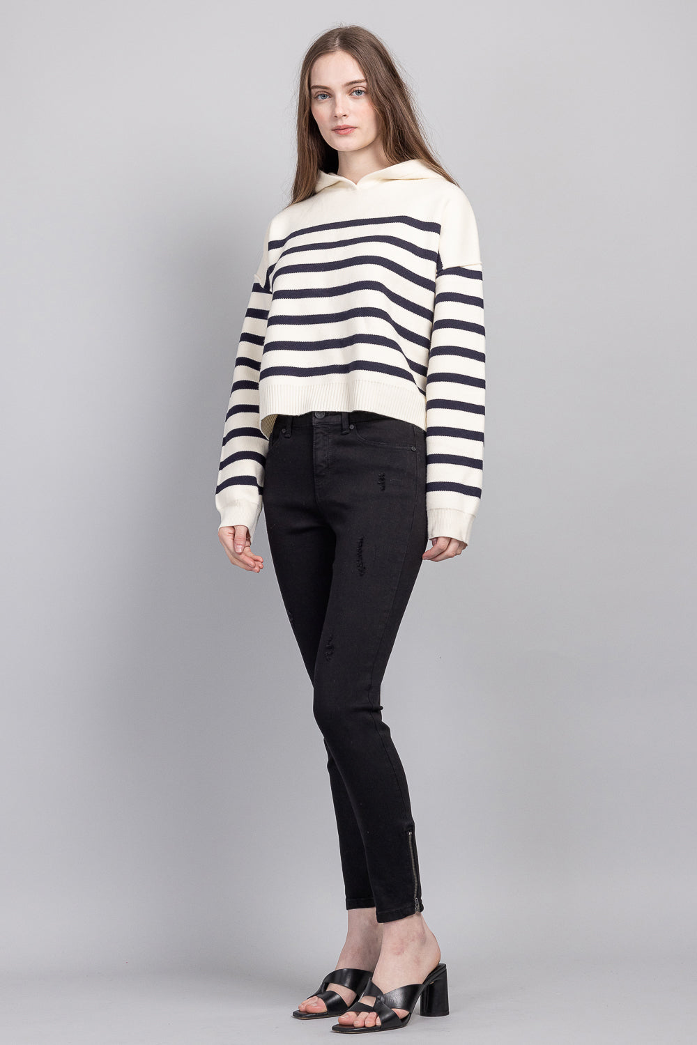 Women's black skinny pants jeans, stylish for casual outings