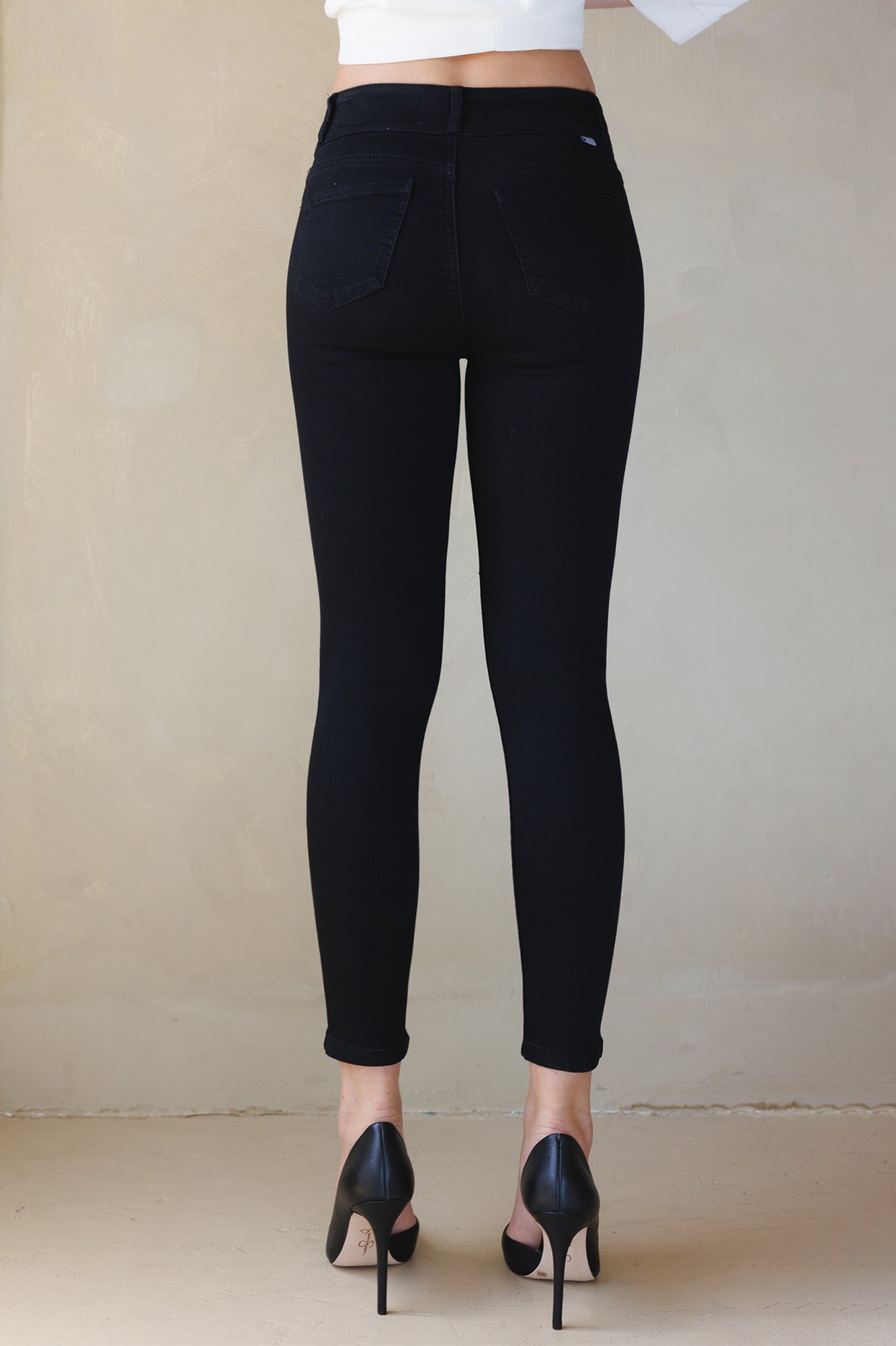 Women's black skinny pants jeans, stretchy denim for everyday wear