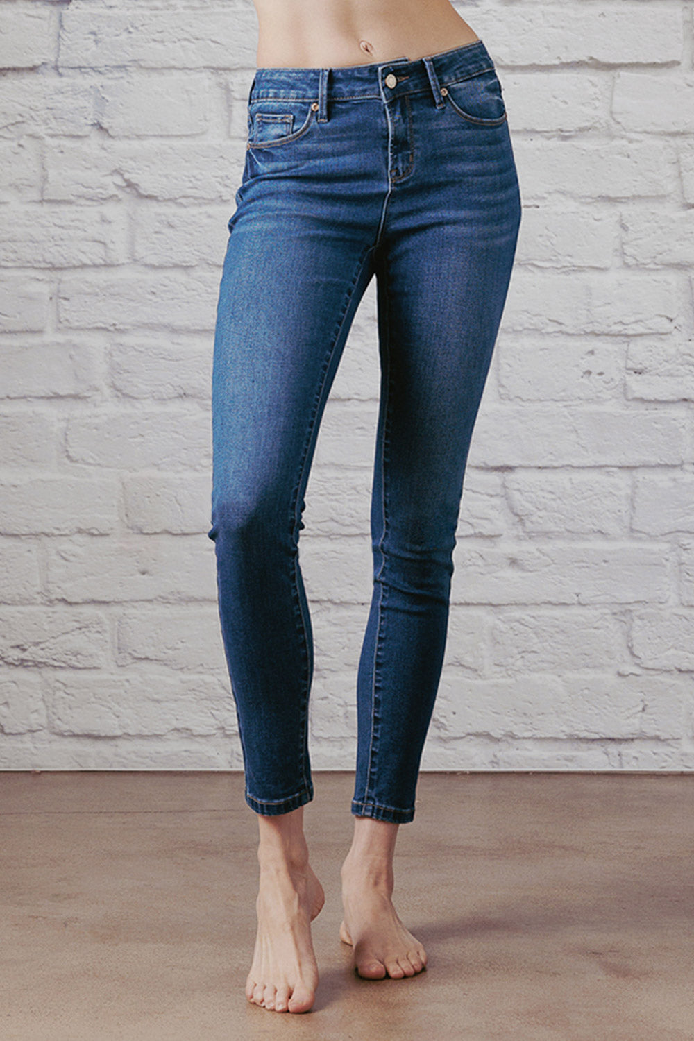 Women's blue skinny pants jeans for casual everyday wear