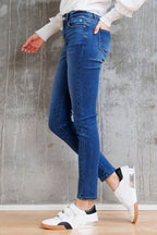 Women's blue skinny pants jeans for a stylish casual look