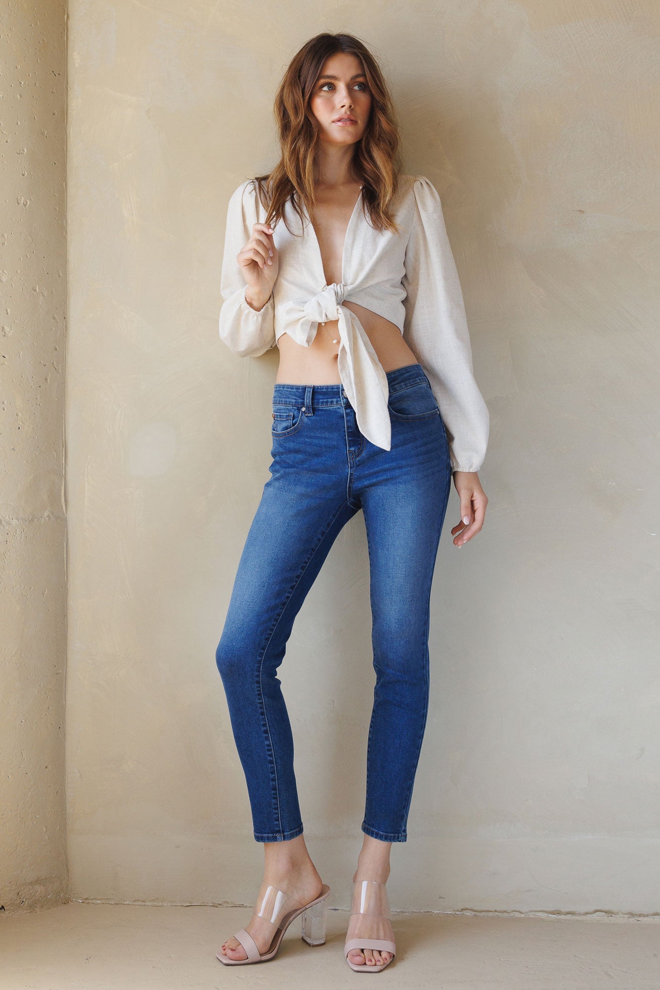 Women's blue skinny pants jeans, perfect for casual outings