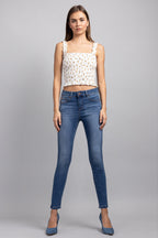 Women's blue skinny pants jeans in stretchy cotton, perfect for casual outings