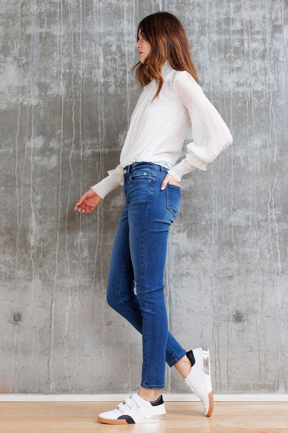 Women's blue skinny pants jeans, comfortable denim for casual outings