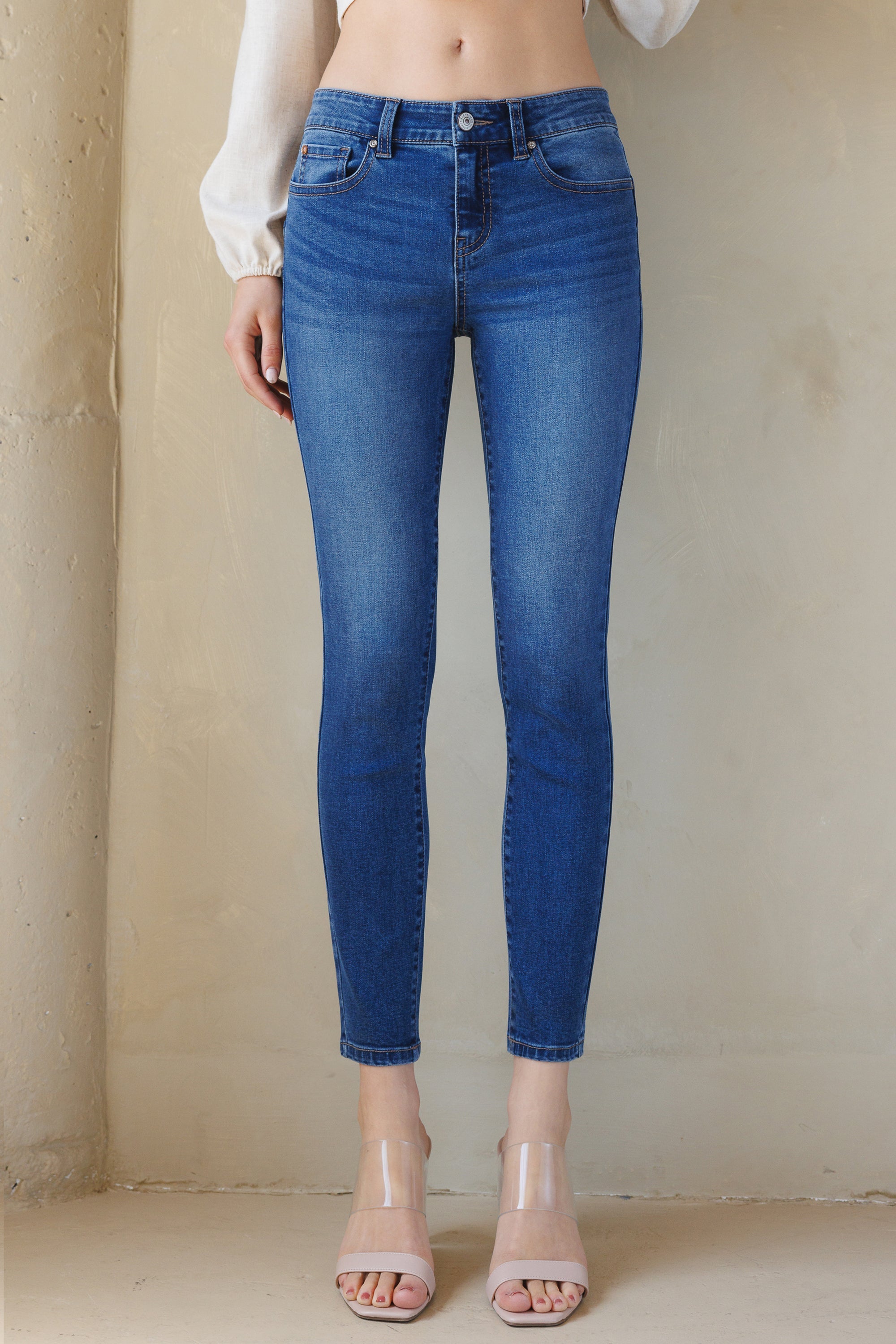 Women's blue skinny pants jeans, perfect for casual outings