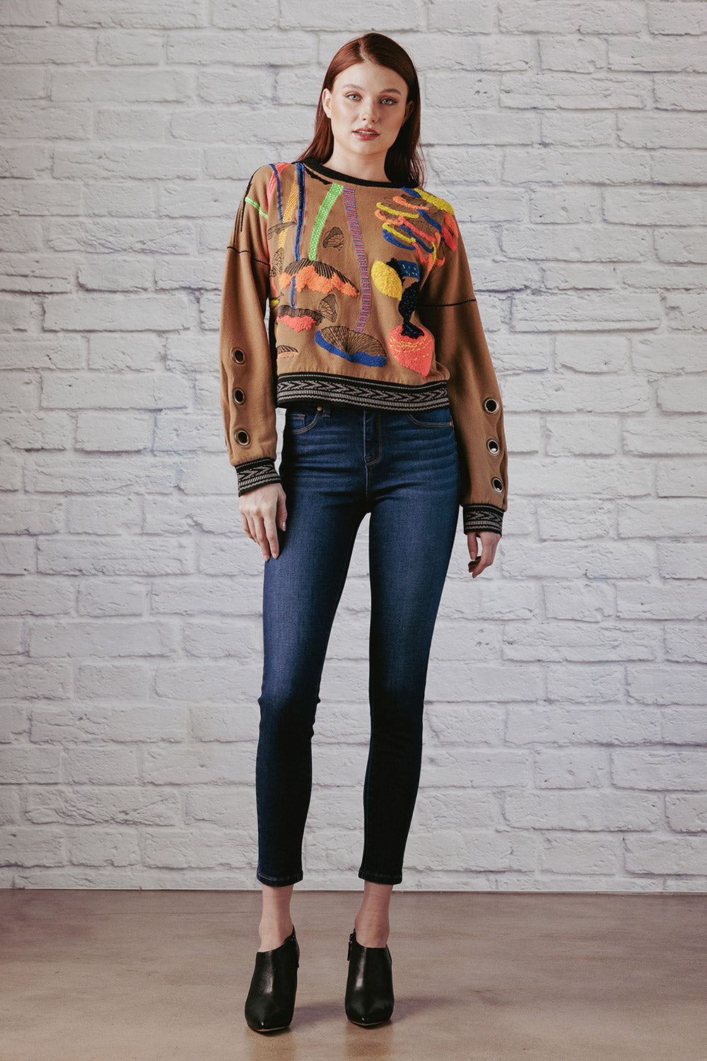 Women's blue skinny pants jeans for casual or stylish outings