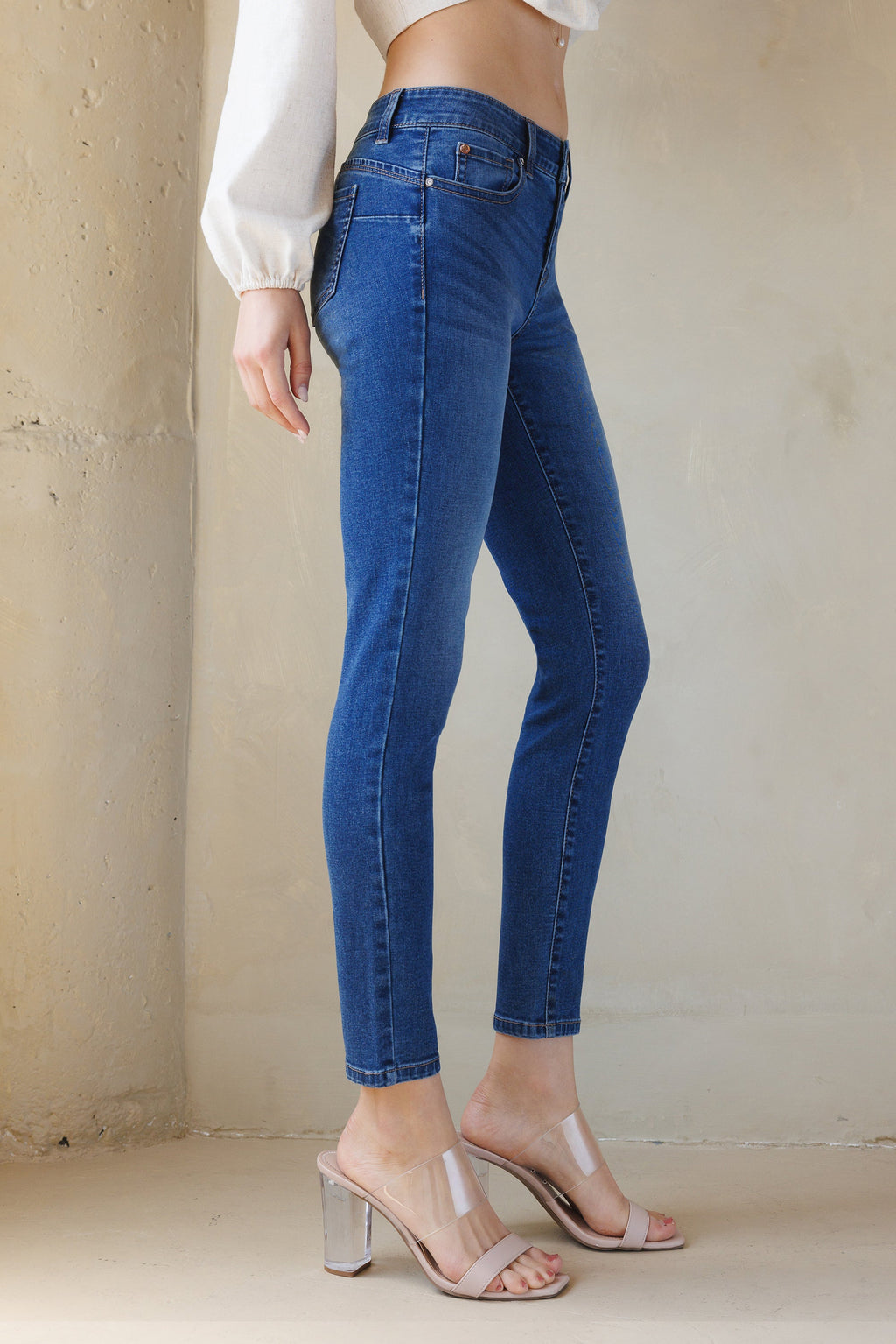 Women's blue skinny pants jeans, perfect for everyday wear