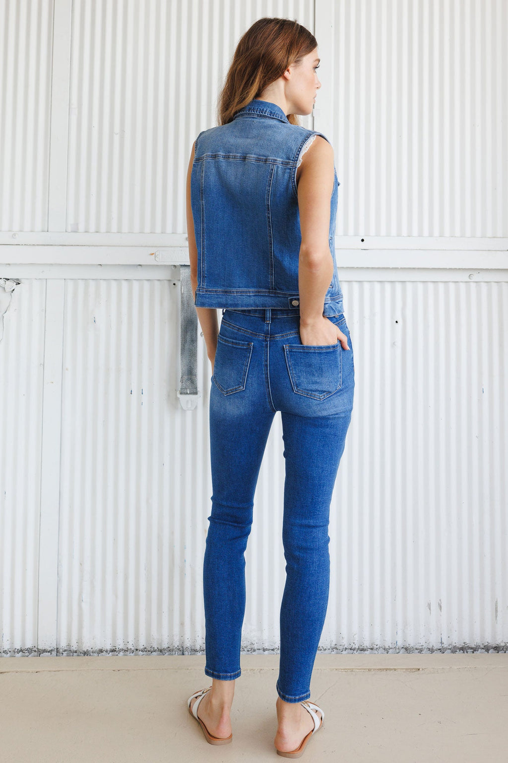 Women's blue skinny pants jeans, perfect for casual outings