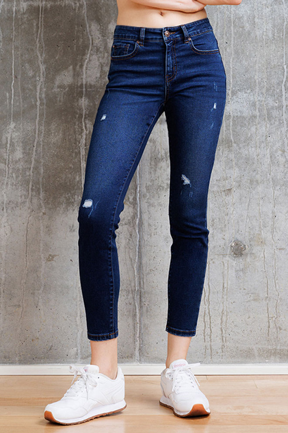 Women's dark blue skinny pants jeans, stylish and comfortable for everyday wear