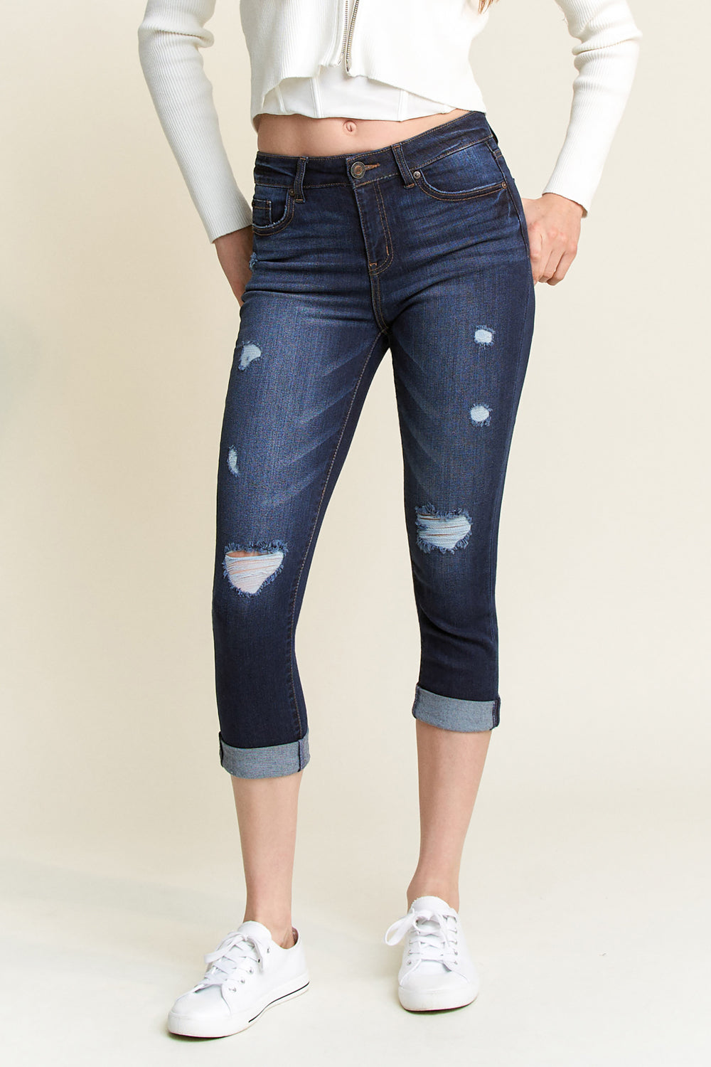 Women's distressed skinny pants jeans in dark blue, perfect for casual outings