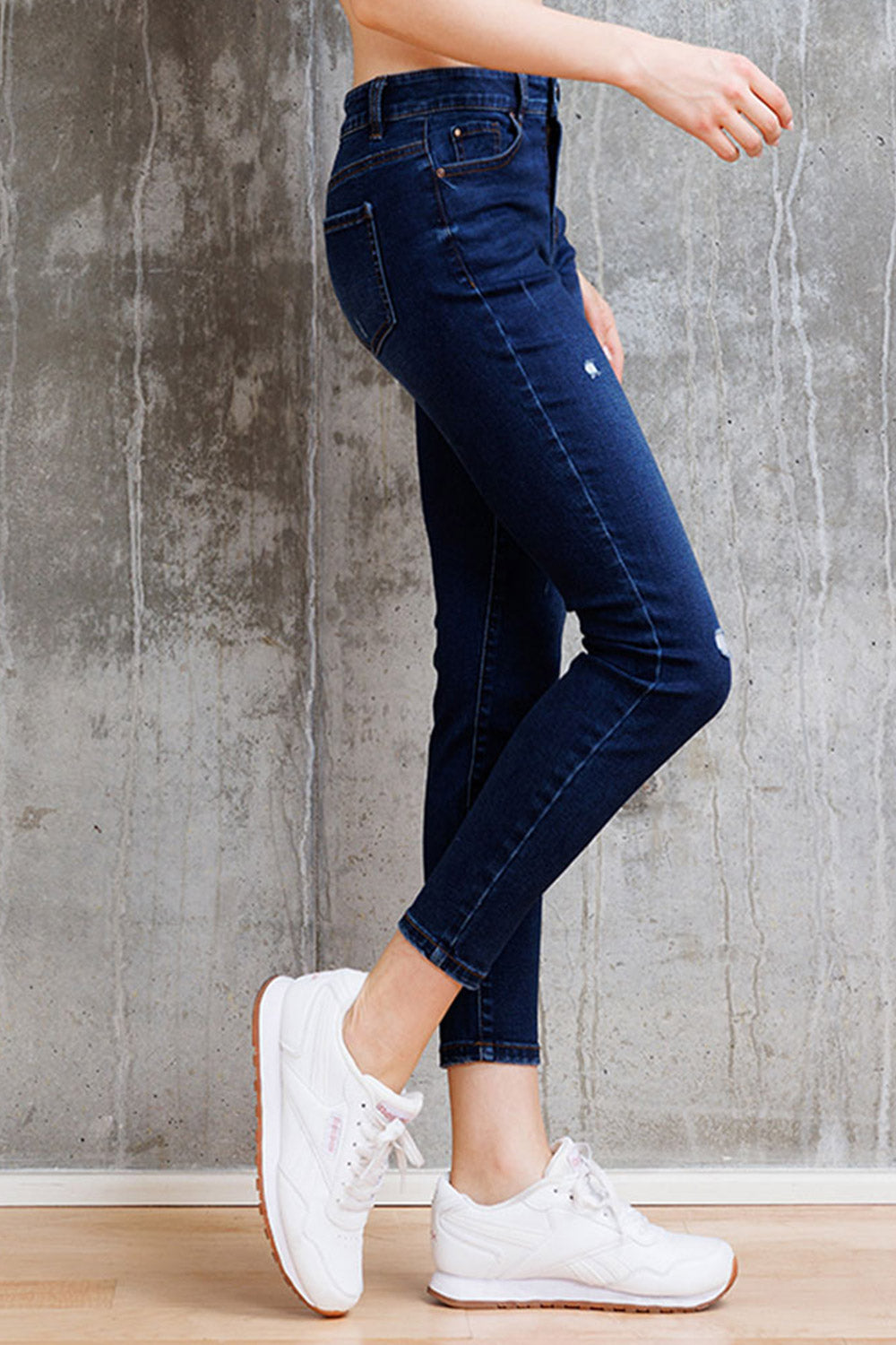 Women's dark blue skinny pants jeans for everyday wear