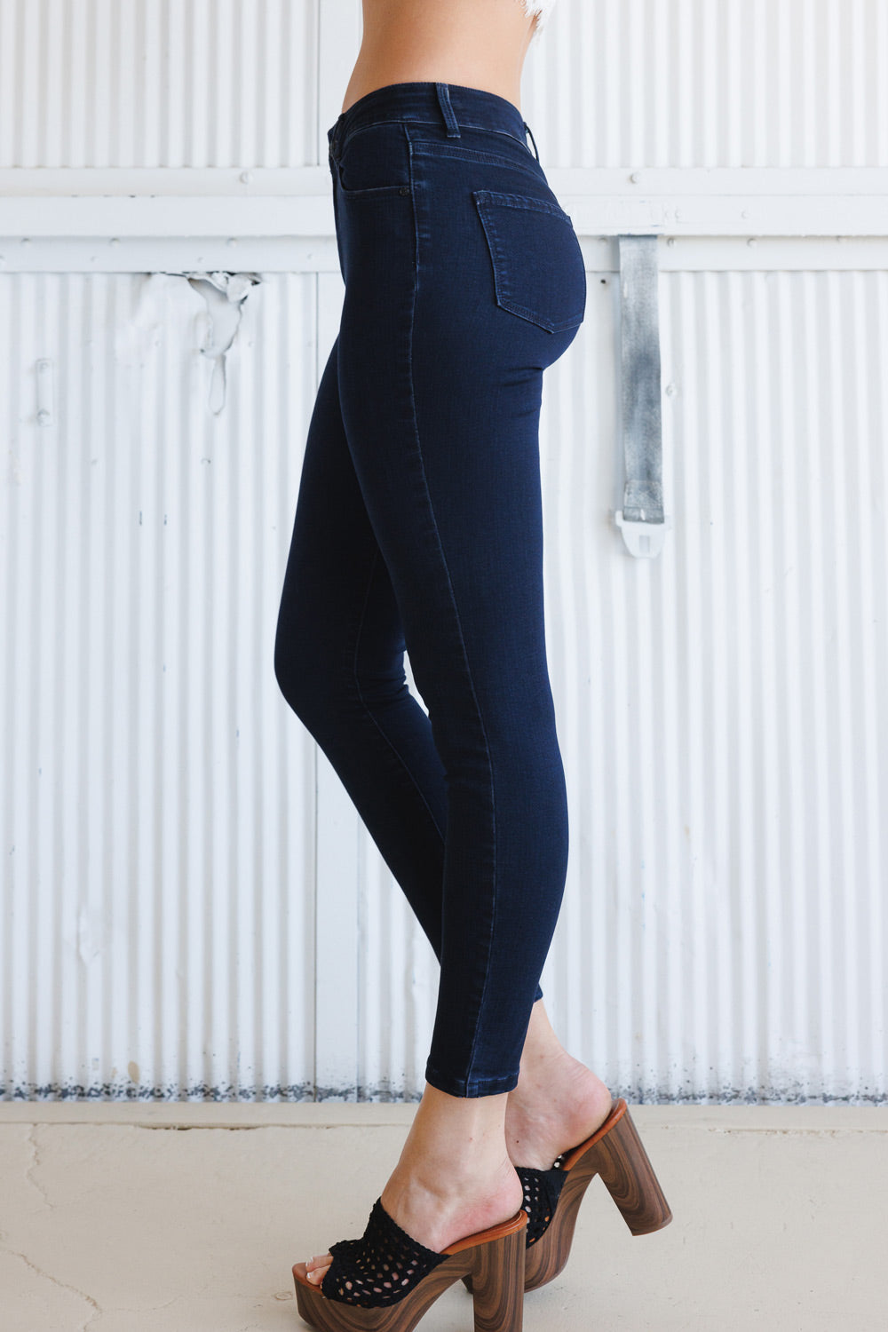 Women's dark wash skinny pants jeans for stylish everyday wear