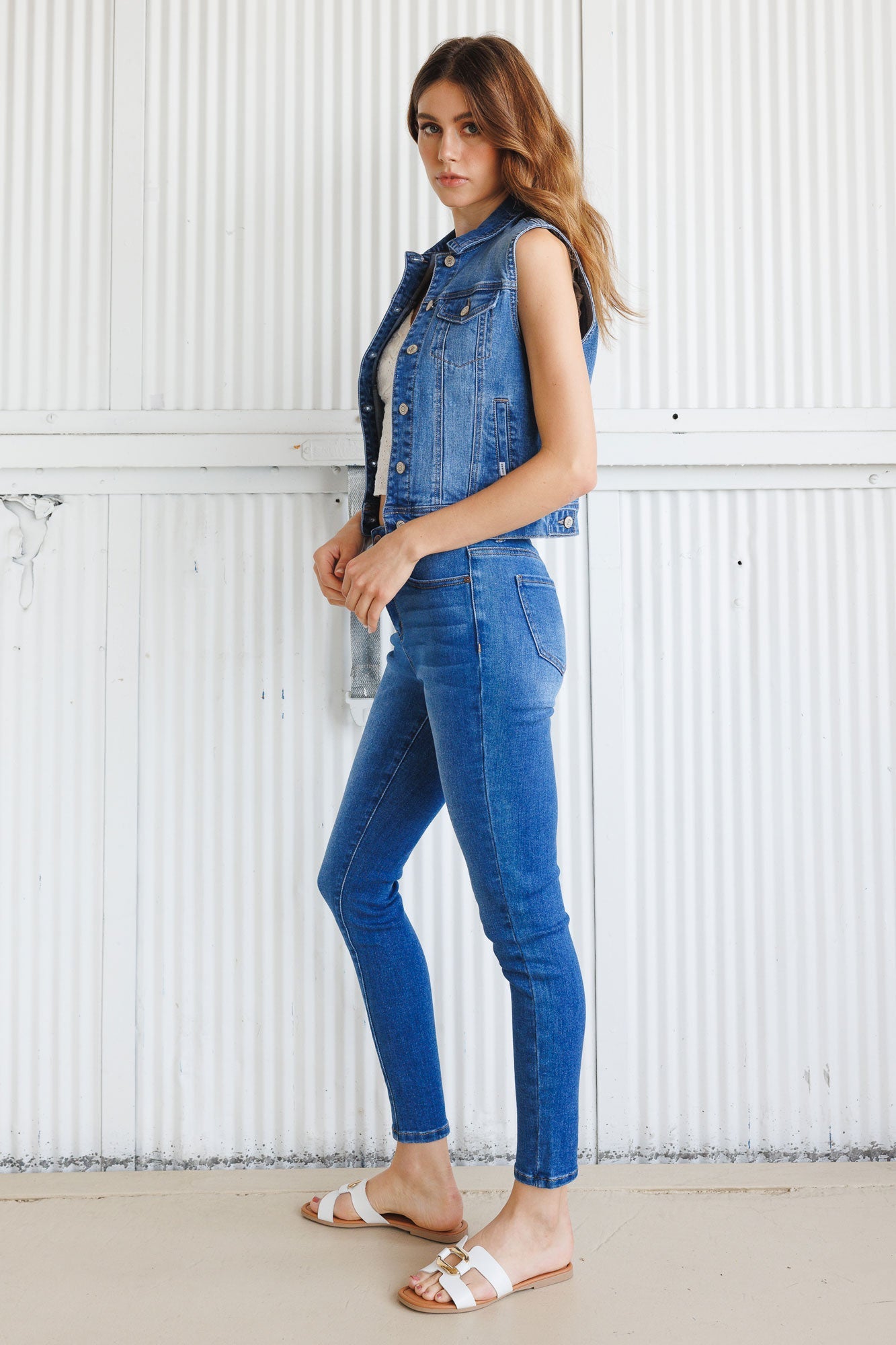 Women's blue denim skinny pants jeans perfect for casual outings