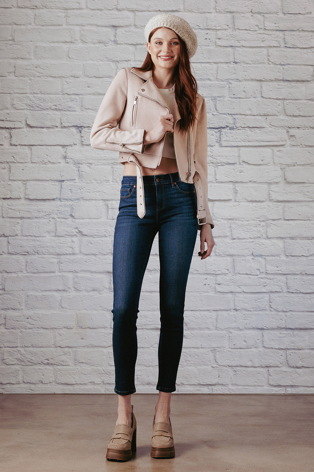 Women's blue skinny pants jeans made of stretchy fabric for casual wear