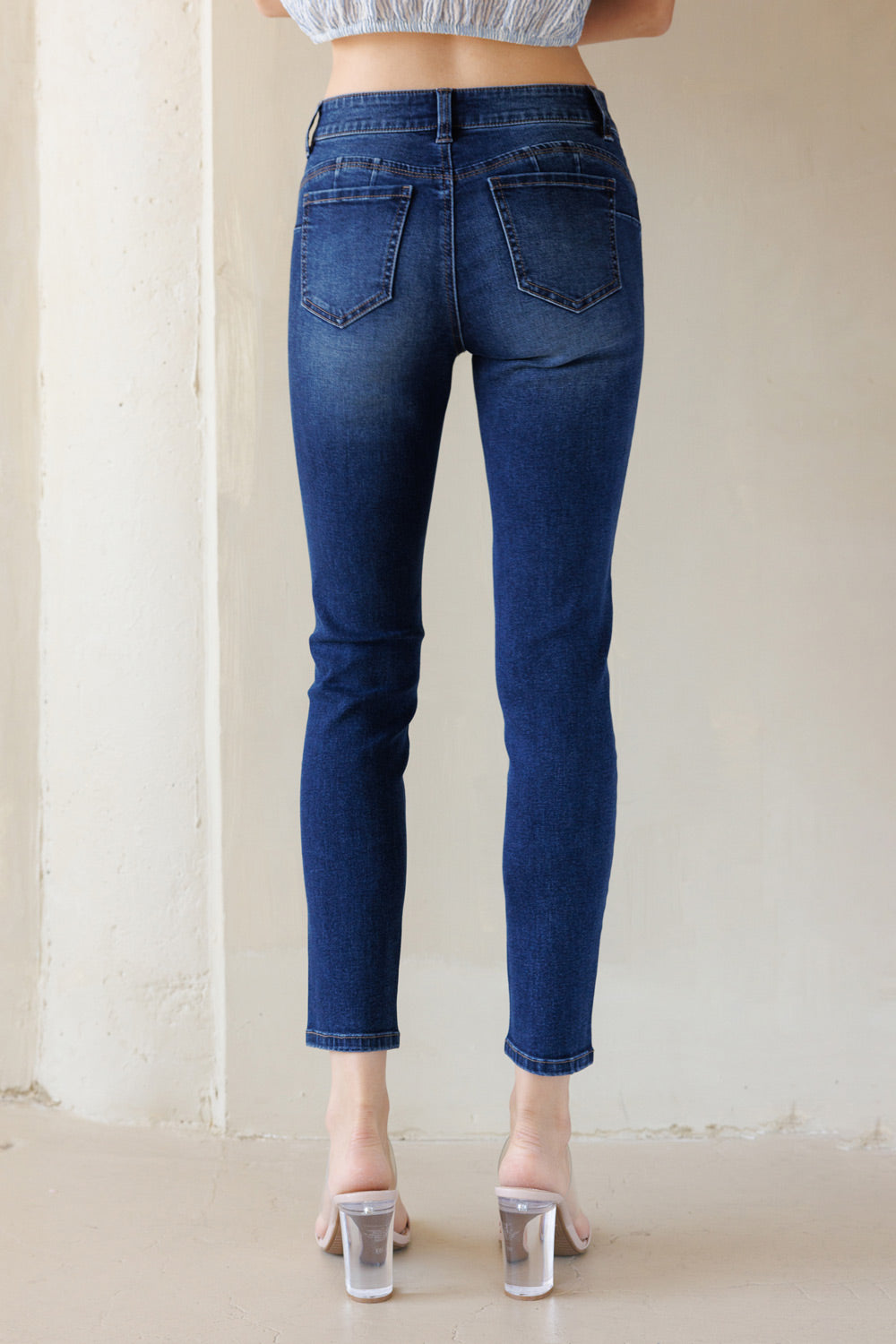 Women's blue skinny pants jeans for a stylish, fitted look