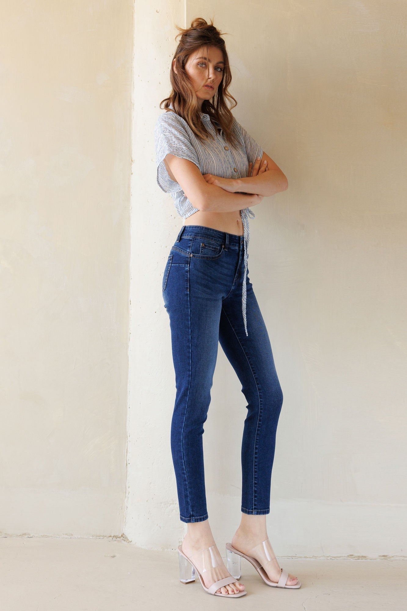 Women's dark blue skinny pants jeans, perfect for everyday wear