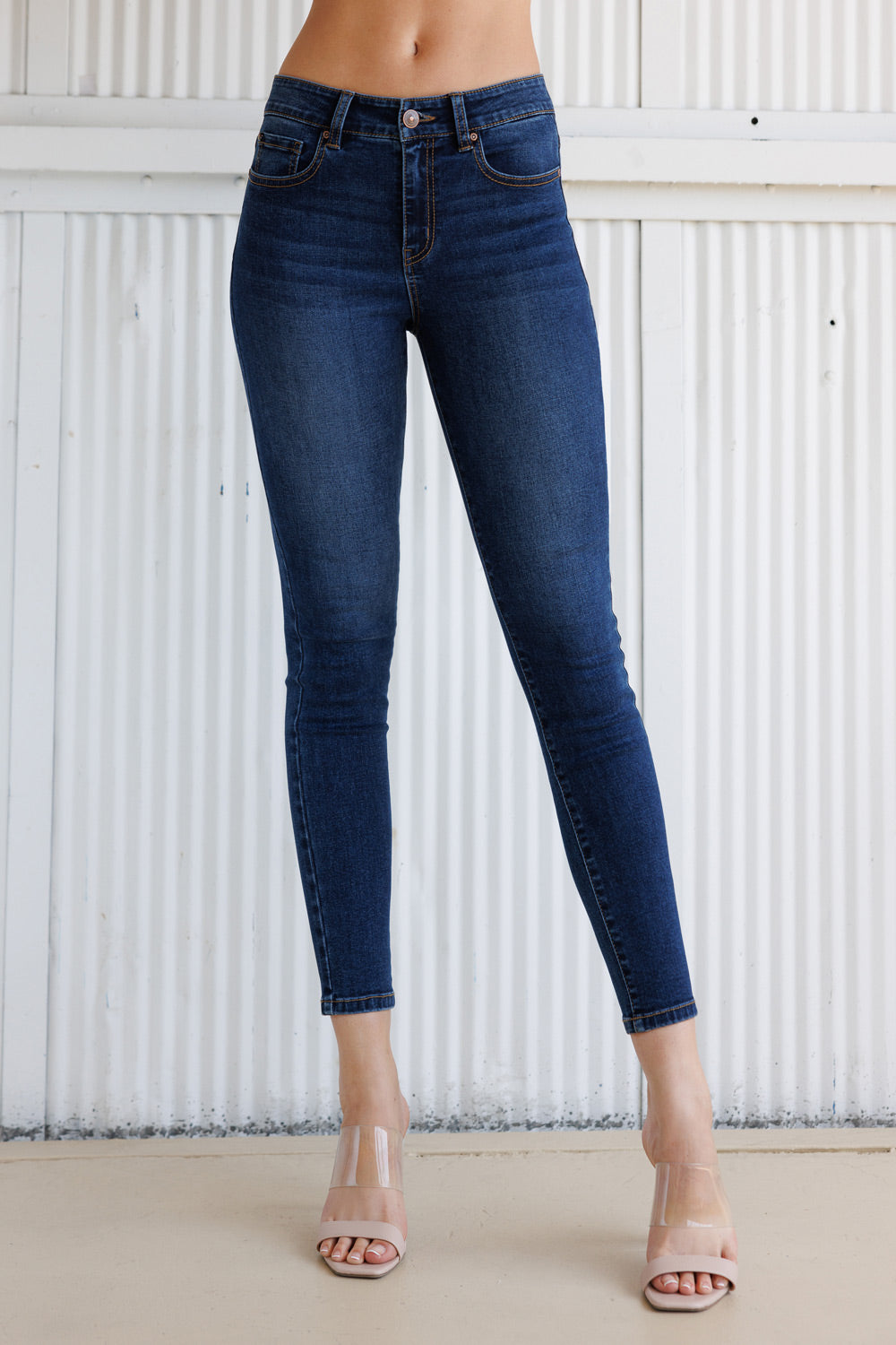 Women's dark blue skinny pants jeans, perfect for everyday wear
