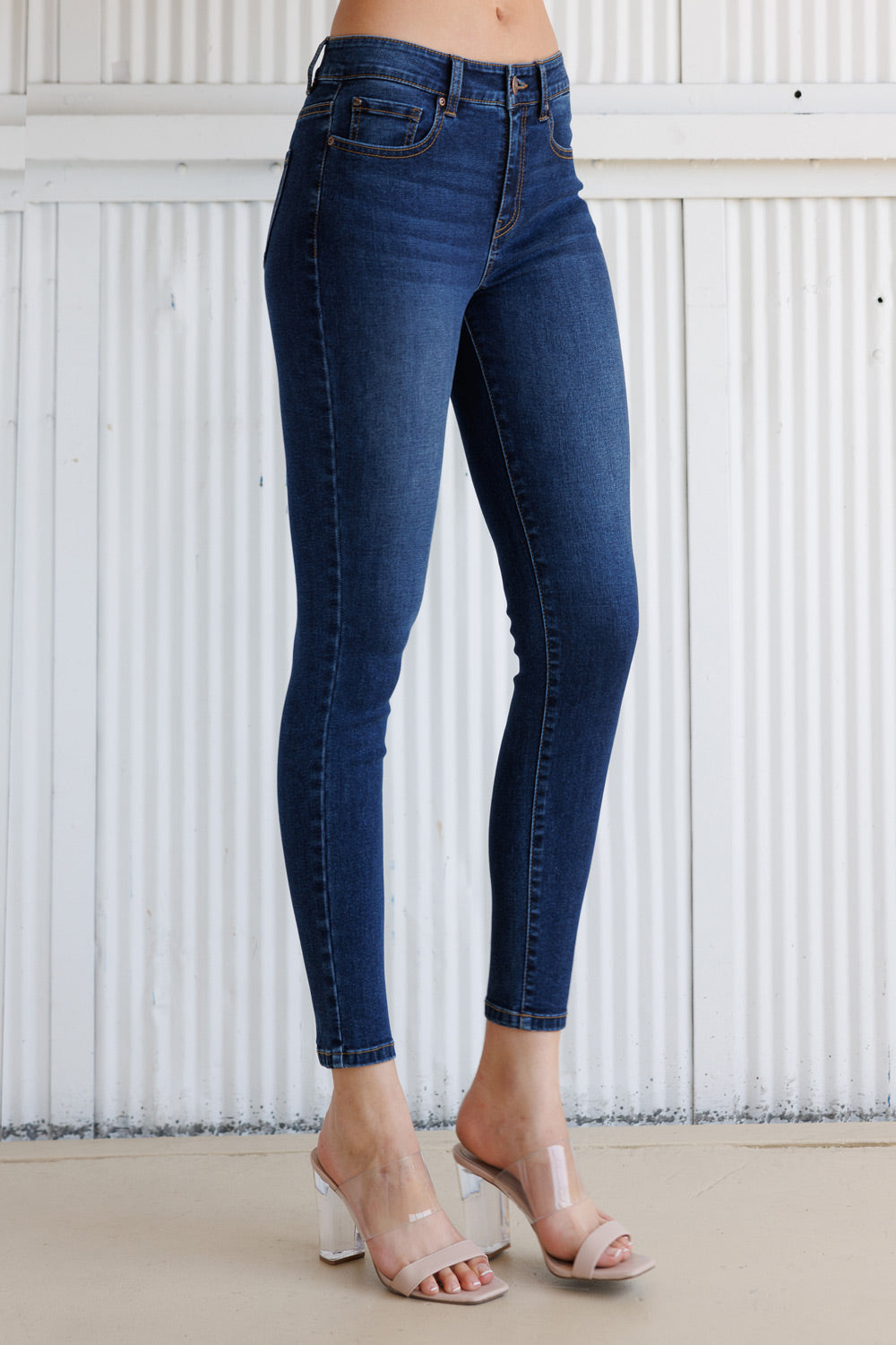 Women's dark wash skinny pants jeans for a sleek look