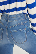 Women's high-waisted blue skinny pants jeans for a flattering fit