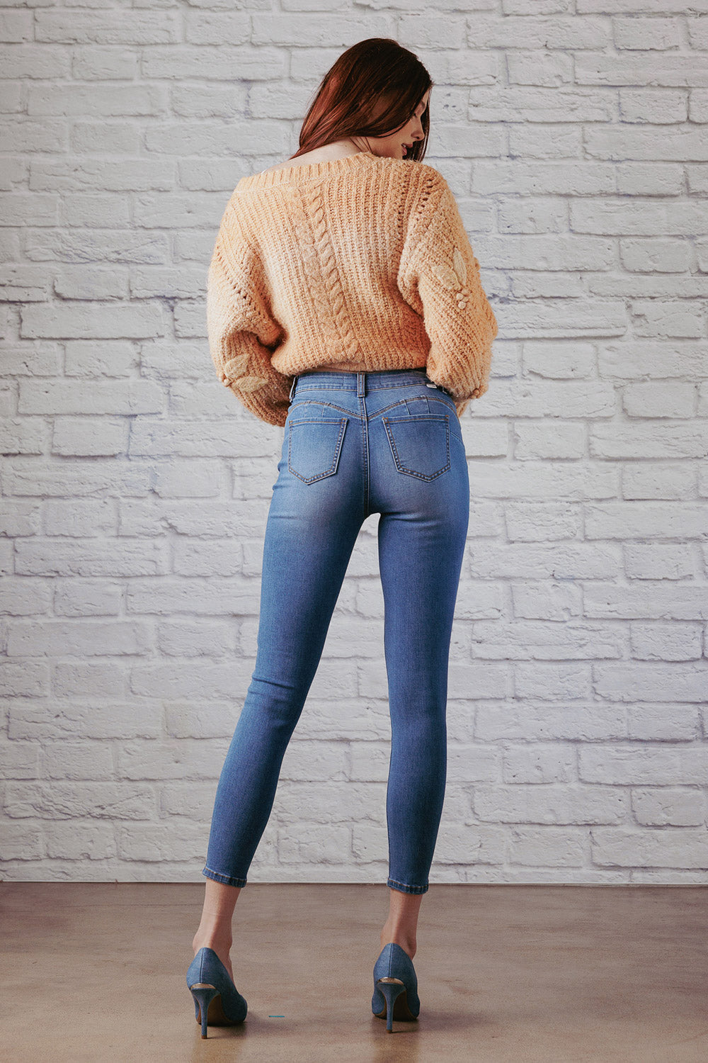 Women's blue skinny pants jeans, perfect for casual outings