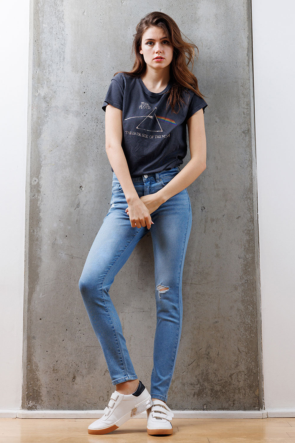Women's blue skinny pants jeans, stylish and comfortable for everyday wear