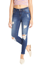Women's distressed blue skinny pants jeans for casual outings