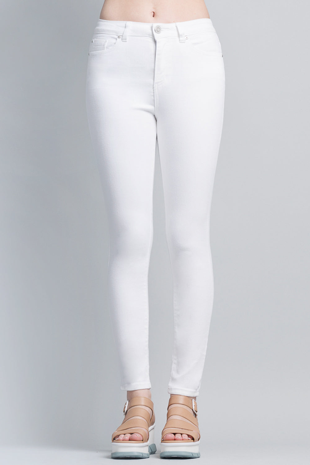 Women's white skinny pants jeans for casual and trendy outfits
