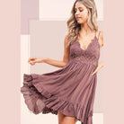 La Miel sleeveless summer dress in mauve with ruffle hem and lace detail for a trendy look