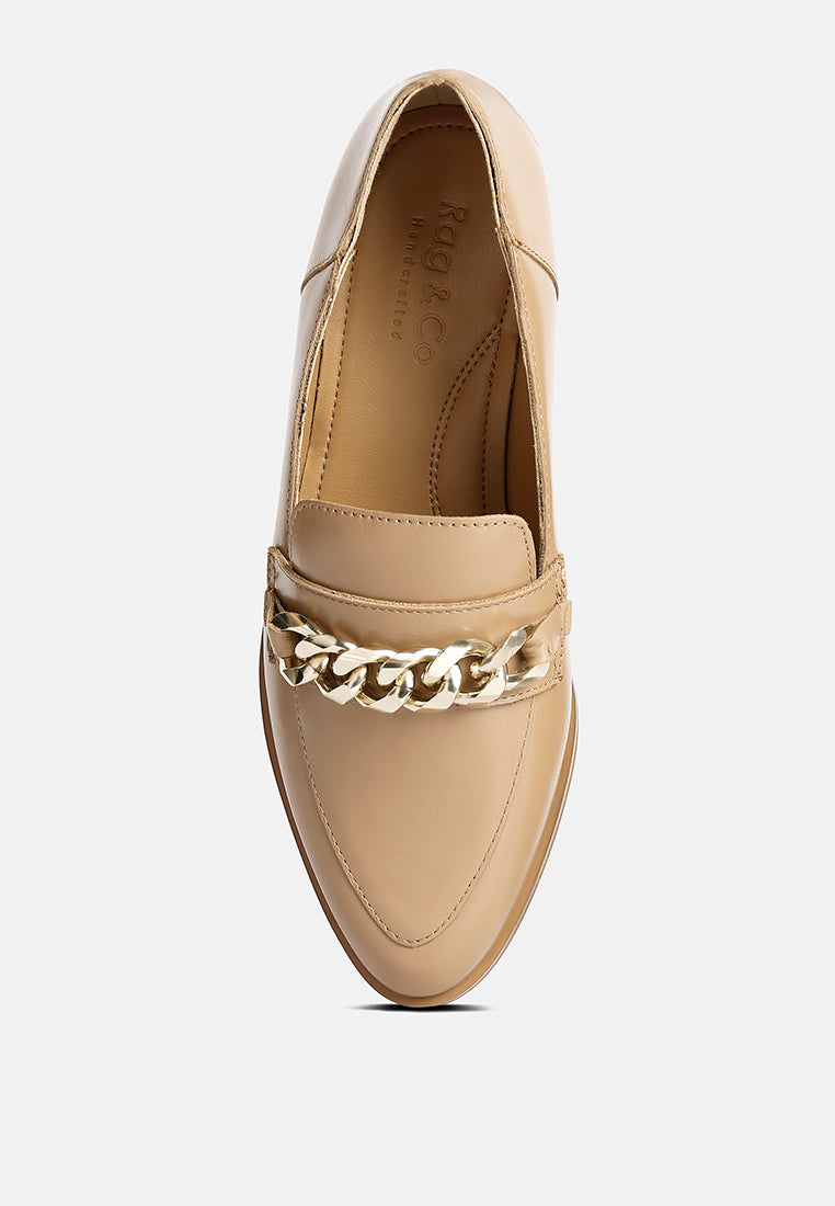 Women's beige slip-on leather loafers with chain detail