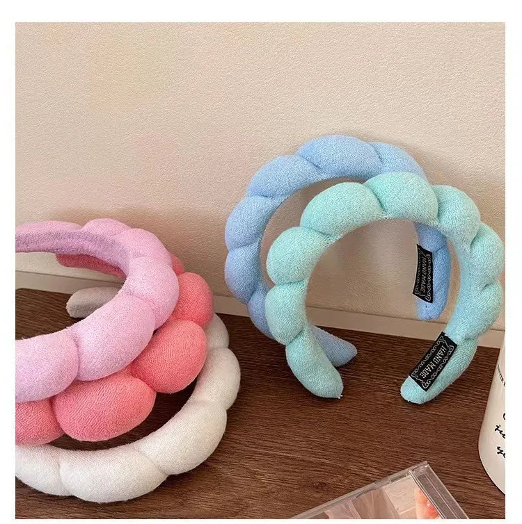 soft sponge headband for face washing and makeup removal (photo 1 of 10)